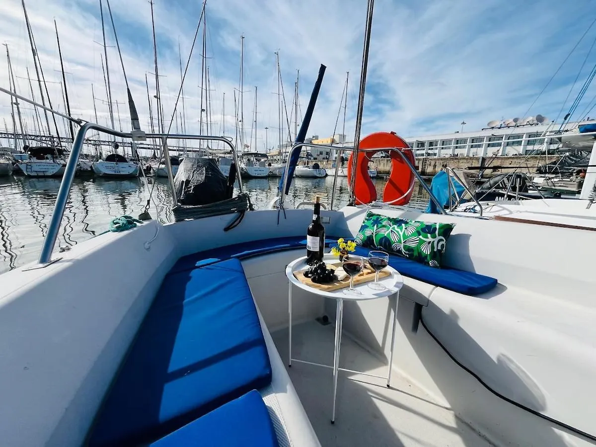 Botel Bacus - Your Floating Hideaway In Lisbon