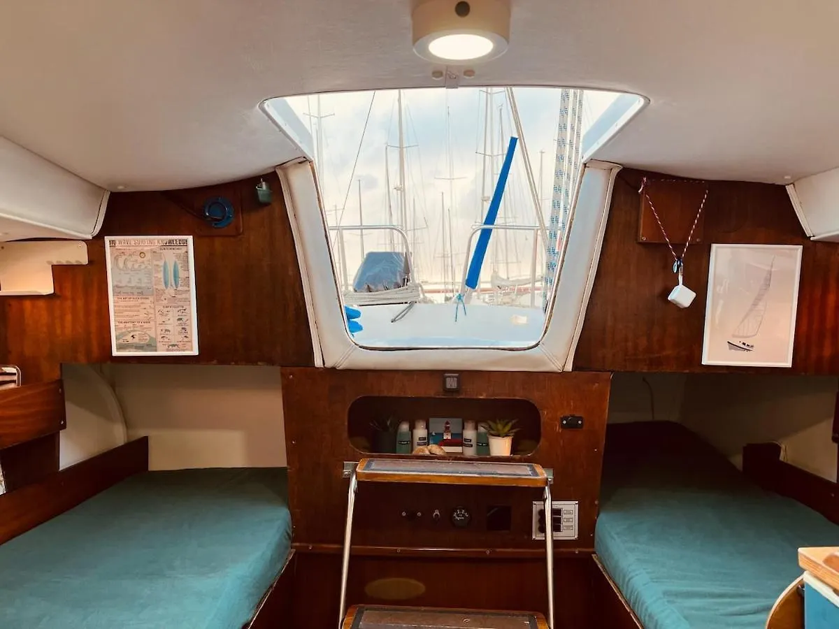 Bacus - Your Floating Hideaway In Lisbon Portugal