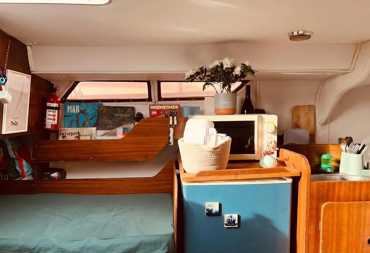 Bacus - Your Floating Hideaway In Lisbon Portugal