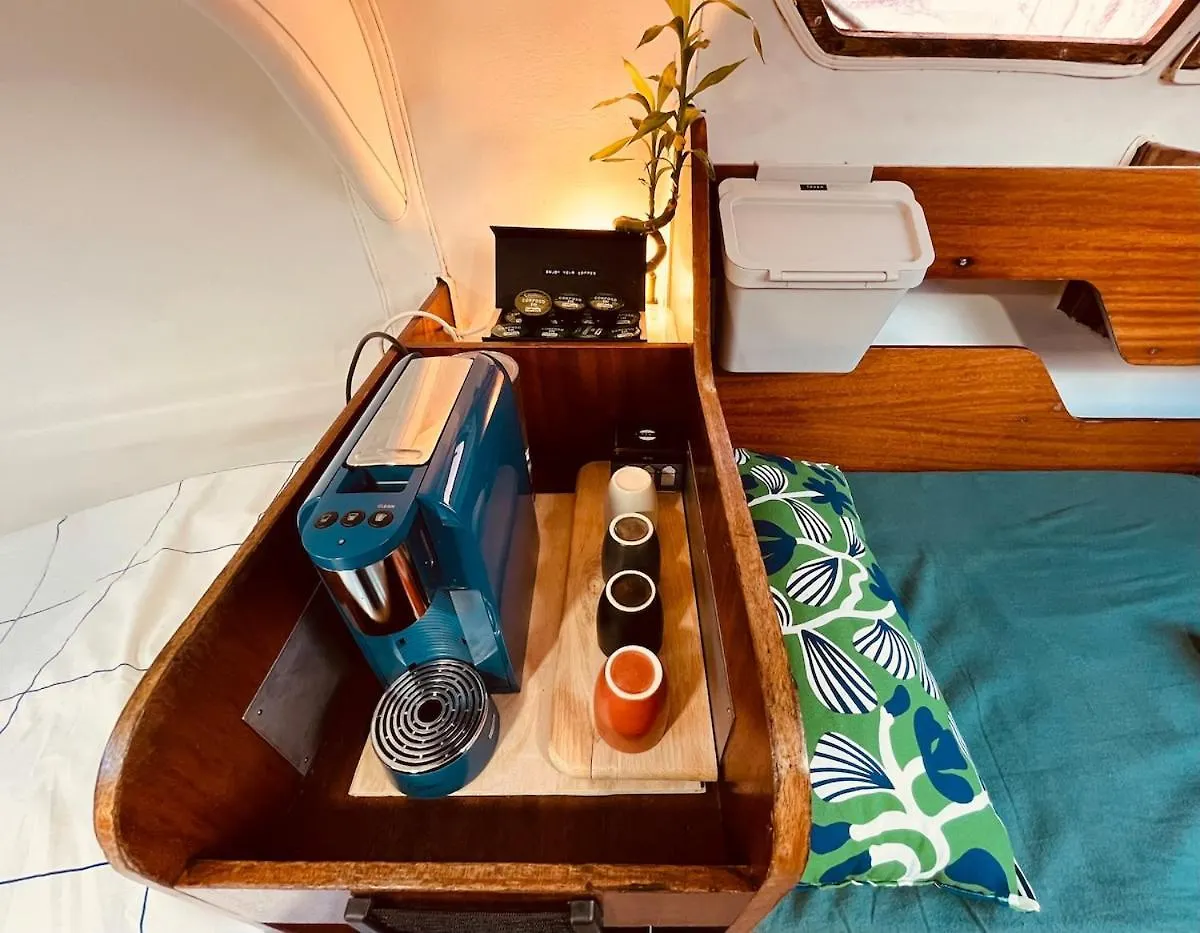 Bacus - Your Floating Hideaway In Lisbon Botel