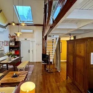Apartamento With Mezzanine Rua Da Moeda, Lisboa