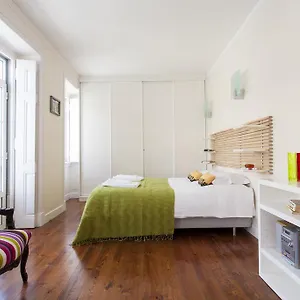 Joivy Spacious And Bright 1-bed Flat With Views In Lapa Lisbon