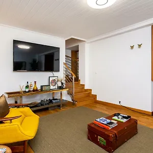 The Explorers - Sunny Stylish Family-friendly Lisbon
